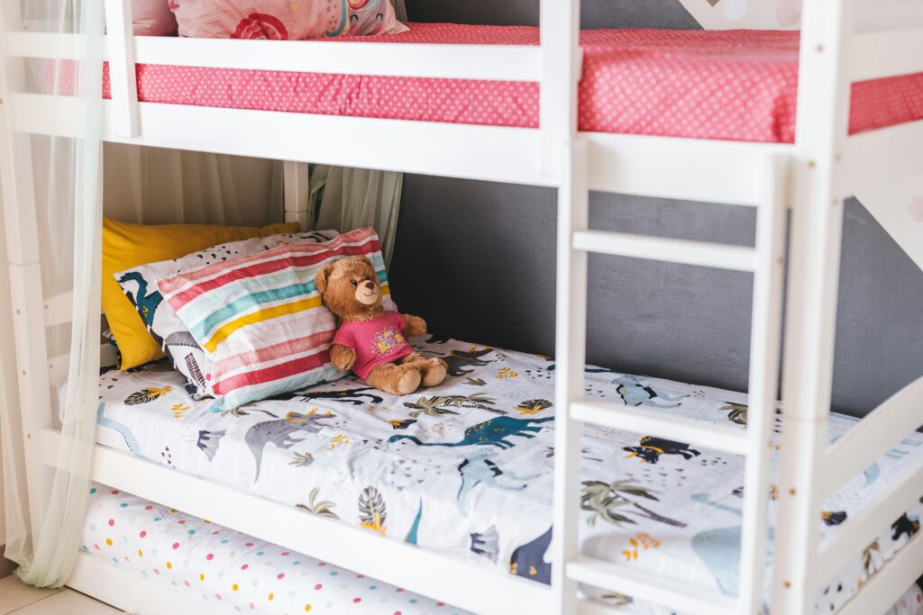 子ども部屋のベッド